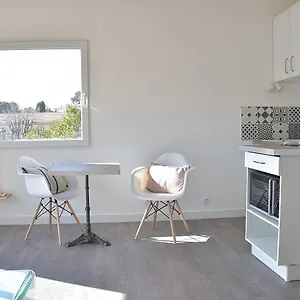 https://petit-loft-antibes.fr-provencehotel.com