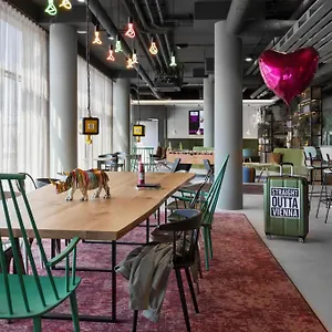 Moxy East فيينا