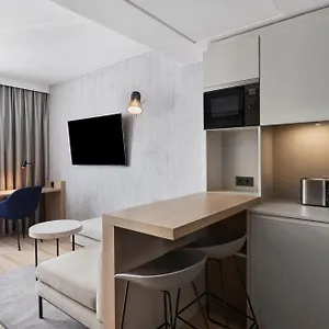By Marriott East فيينا